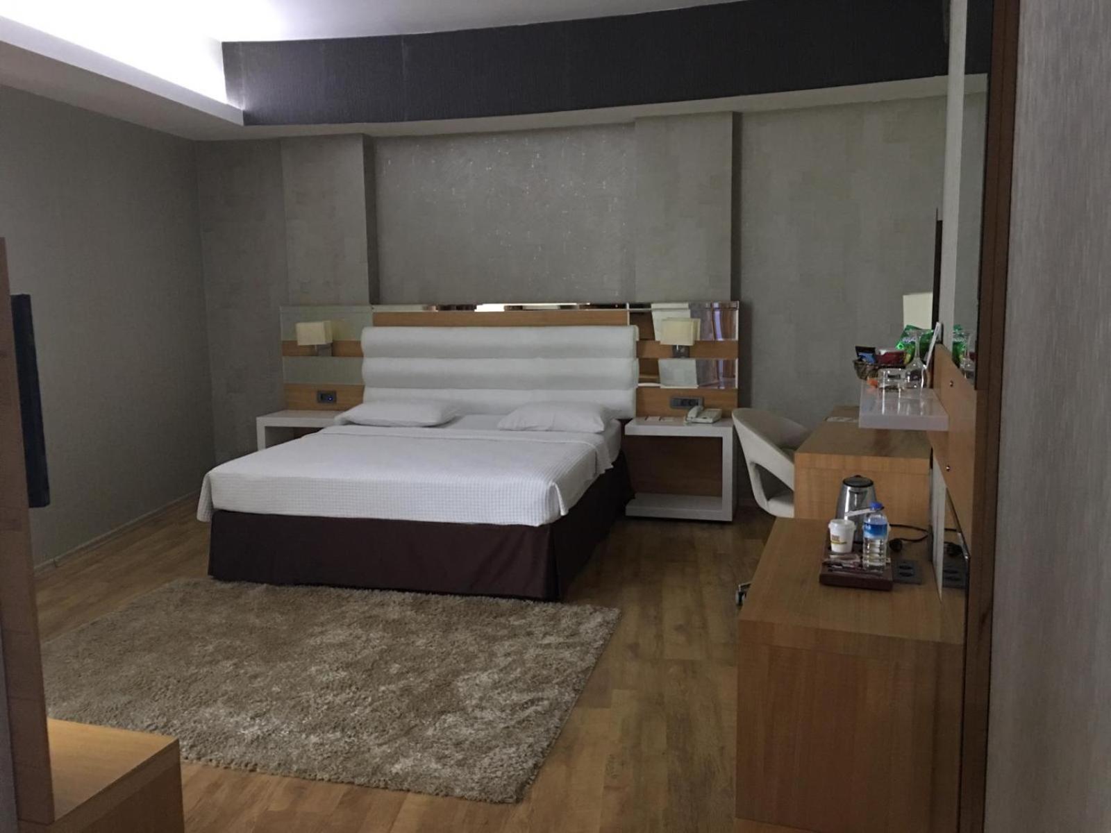 Anemon Grand Adana Otel Bagian luar foto