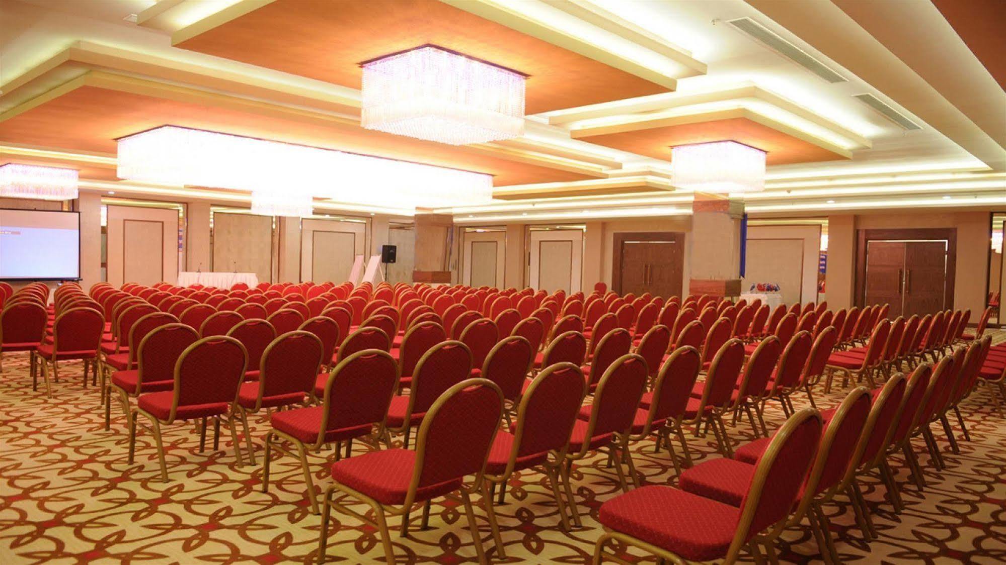 Anemon Grand Adana Otel Bagian luar foto